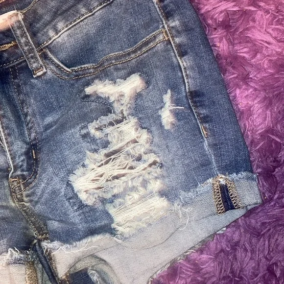 SO Favorite Shortie Denim Shorts - Picture 3 of 6